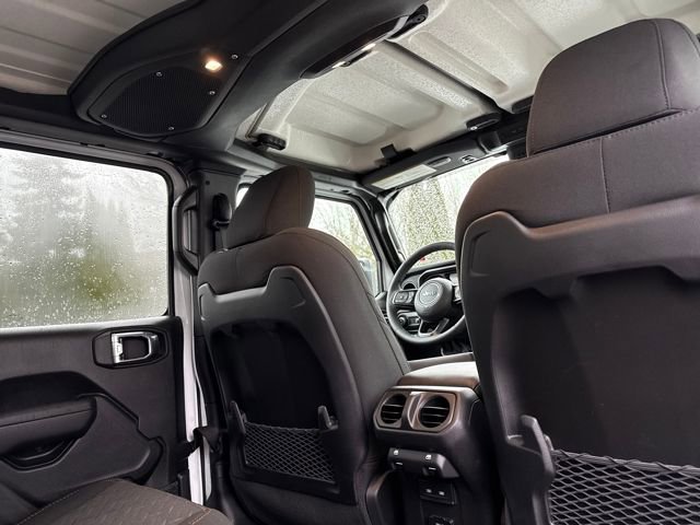 New 2026 Bright White Clear-Coat Exterior Paint Jeep Mojave image 22