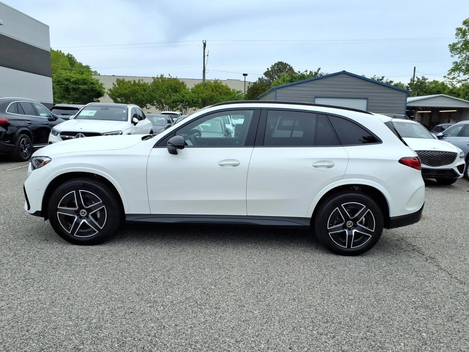 New 2026 WHITE Mercedes-Benz GLC 300 image 11