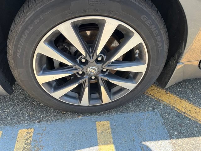 Certified Used 2017 Gun Metallic Nissan 2.5 SV image 9