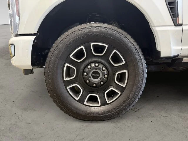 Certified Used 2024  Ford Platinum image 9