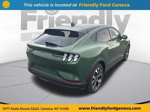 Used 2024 Eruption Green Metallic Ford Select image 5