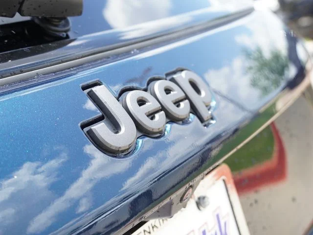 New 2026 Fathom Blue Pearl-Coat Exterior Paint Jeep Latitude image 12