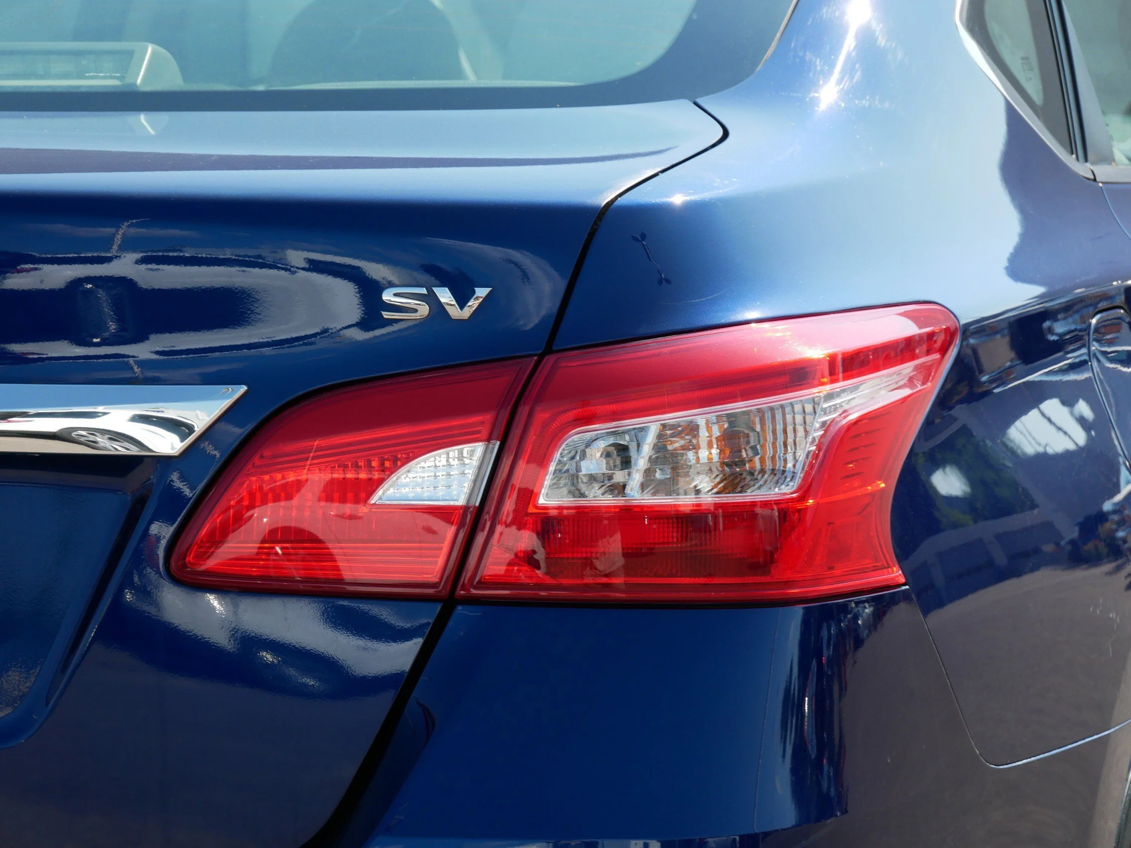 Used 2016 Deep Blue Pearl Nissan SV image 17