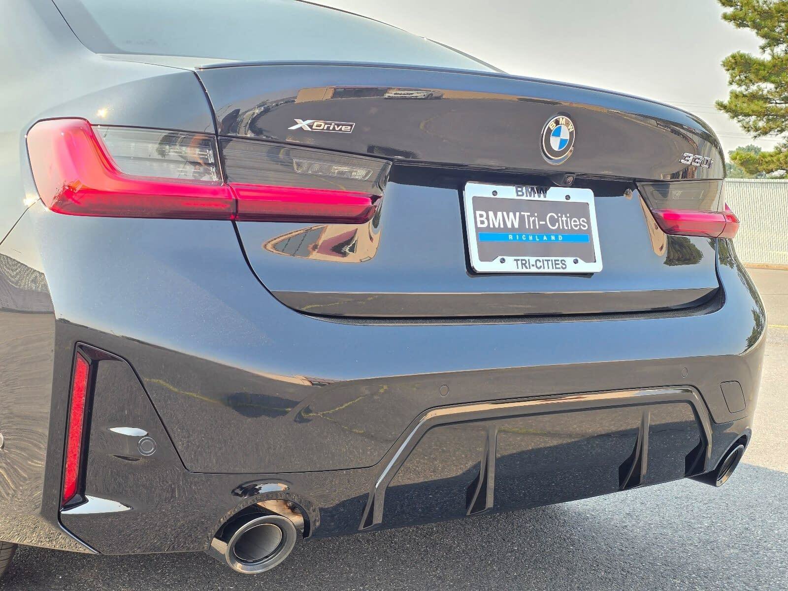 New 2026 Black Sapphire Metallic BMW 330i xDrive image 7