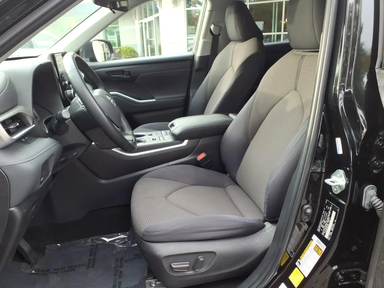 Used 2022 Midnight Black Metallic Toyota LE image 18
