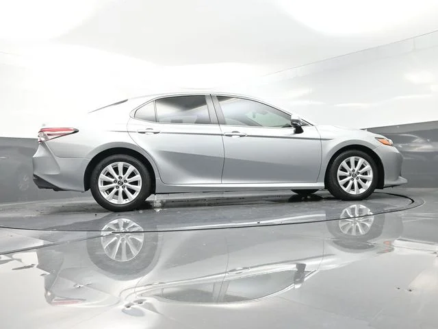 Used 2019 Silver Toyota LE image 40