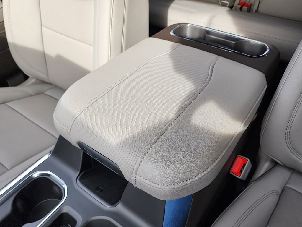 2026 GMC Sierra 1500 SLT - Photo 31