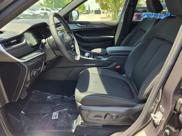 New 2026 Baltic Gray Metallic Clear-Coat Exterior Paint Jeep Laredo X image 3