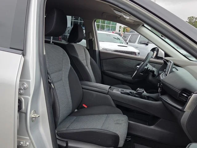Used 2021 Silver Nissan SV image 15