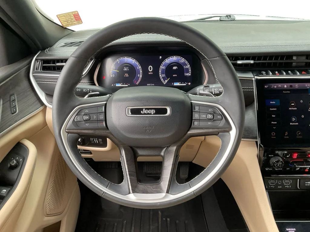 Used 2023 White Jeep Limited image 17