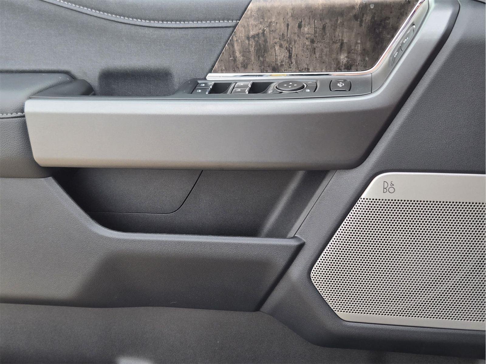 New 2026 Glacier Gray Metallic Tri-Coat Ford F-250® Lariat® image 15