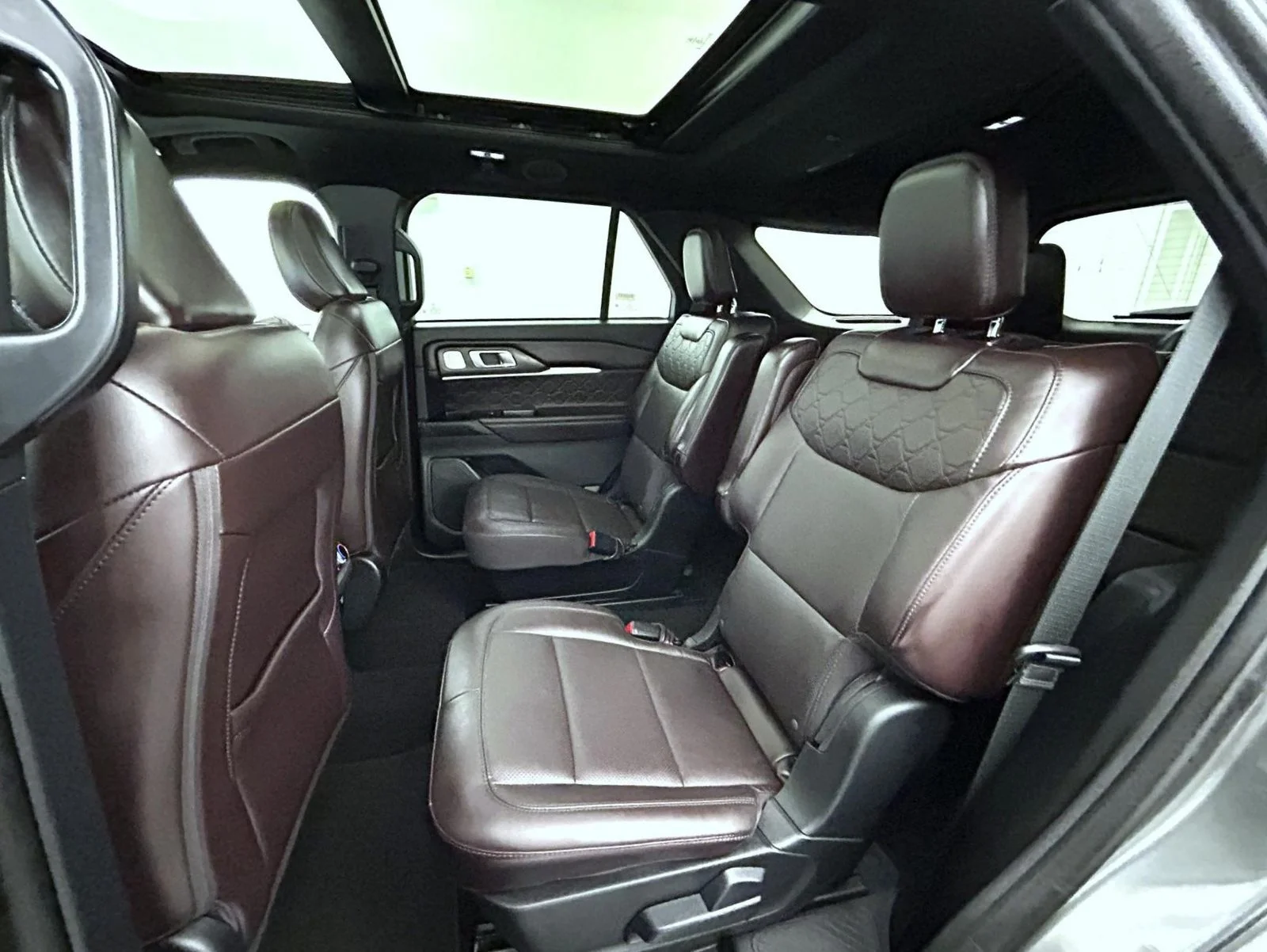 Used 2025 Gray Ford Platinum image 21