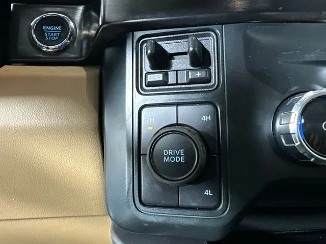 Used 2023 White Ford Lariat image 18