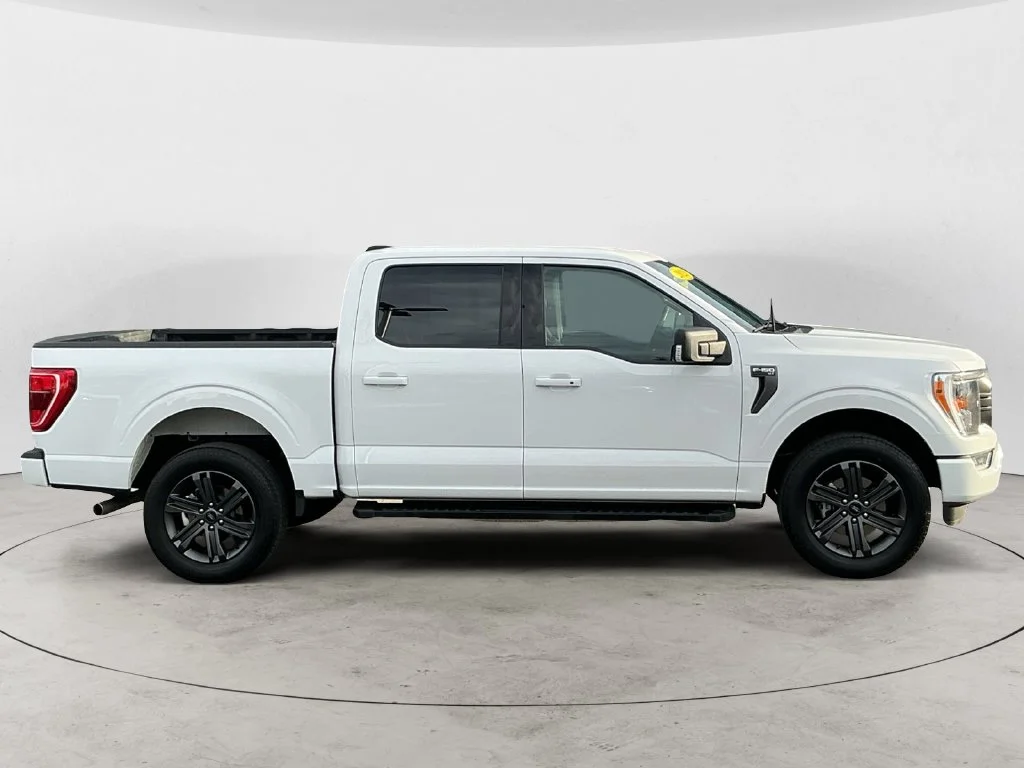 Used 2023 White Ford XLT image 4