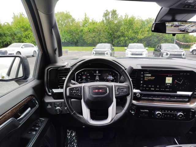 Used 2025 Black GMC Elevation image 16