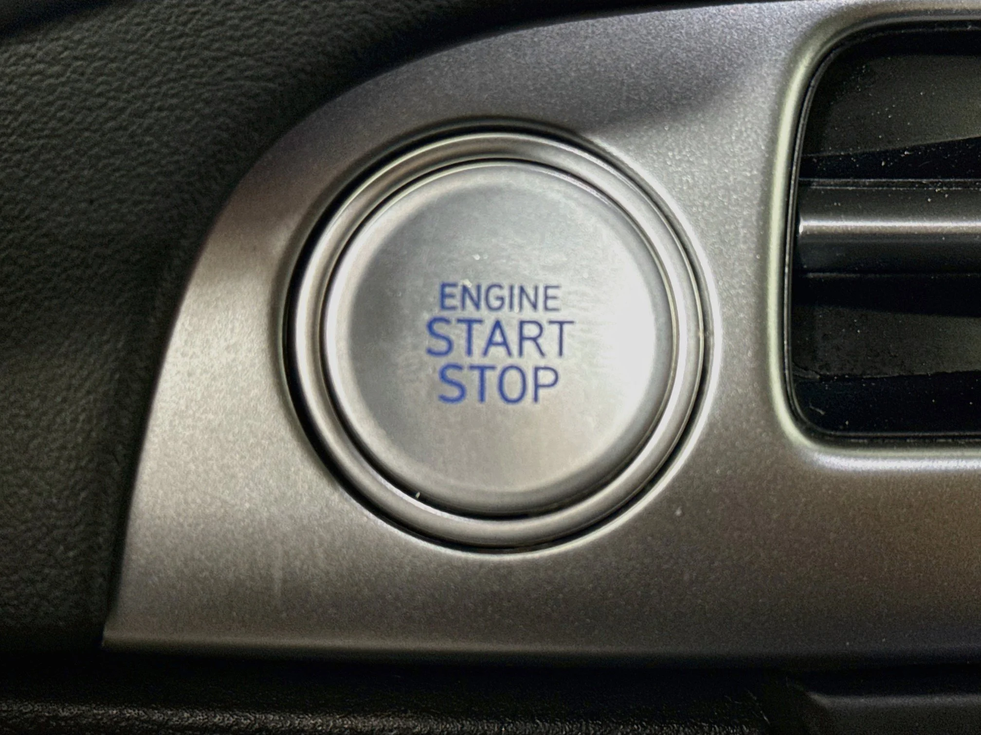 Used 2024 Sierra Burgundy Hyundai SEL 7P image 17