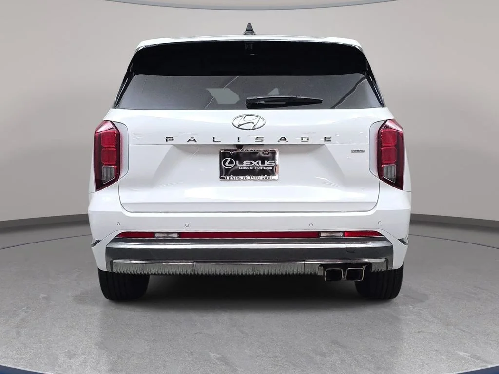 Used 2025 White Hyundai Calligraphy image 7