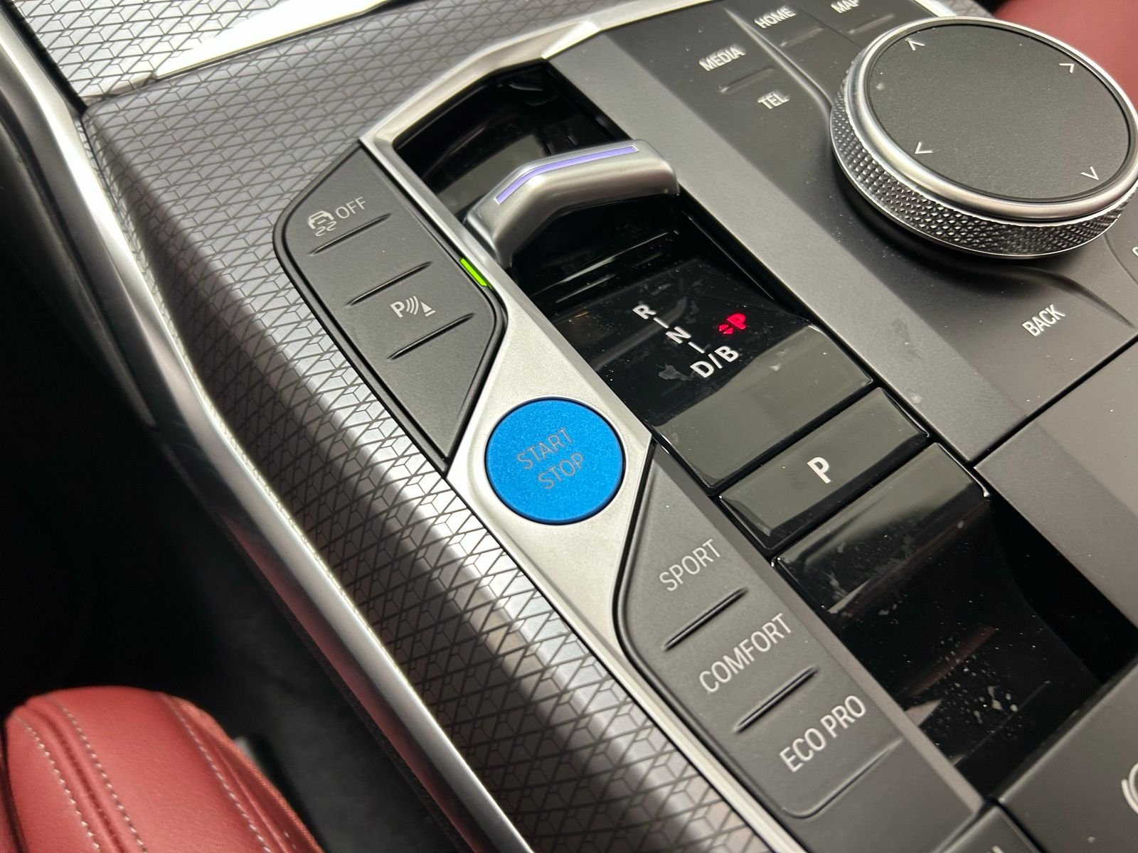New 2026 Skyscraper Grey Metallic BMW xDrive40 image 35