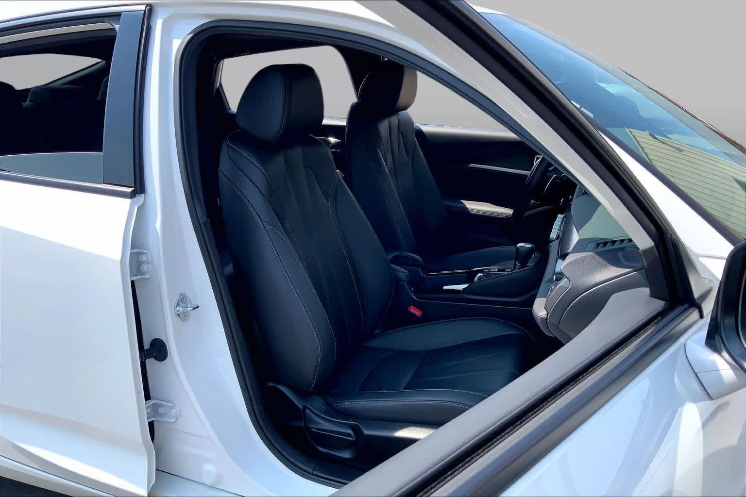 Certified Used 2025 Platinum White Pearl Acura w/A-Spec Package image 9