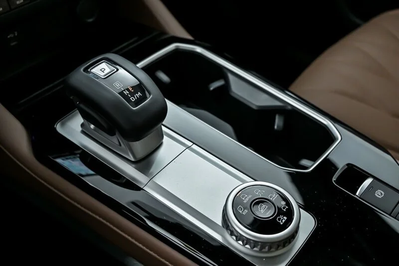 2025 Mitsubishi Outlander SEL - Photo 23