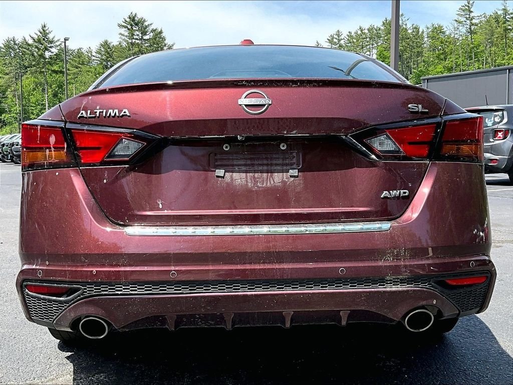 Used 2023 Red Nissan 2.5 SL image 5