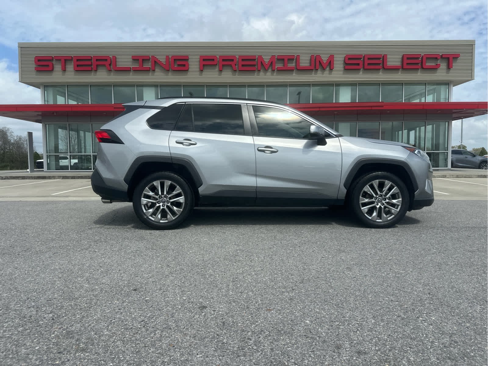 2020 Toyota RAV4 XLE Premium
