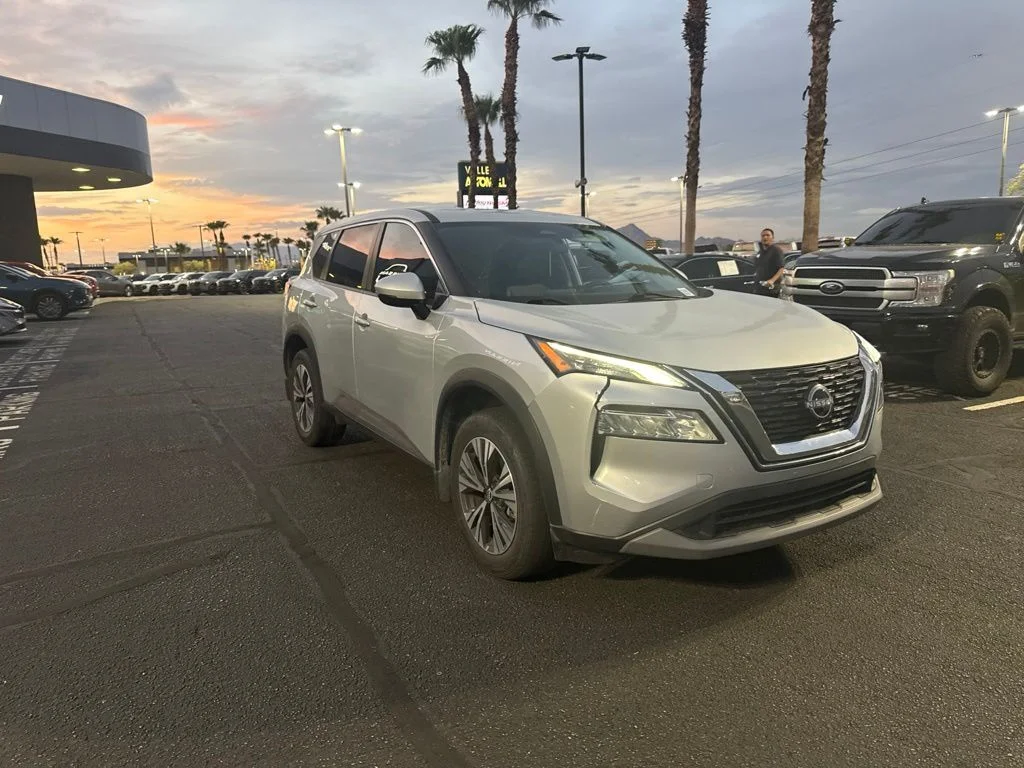 Used 2022 Silver Nissan SV image 4