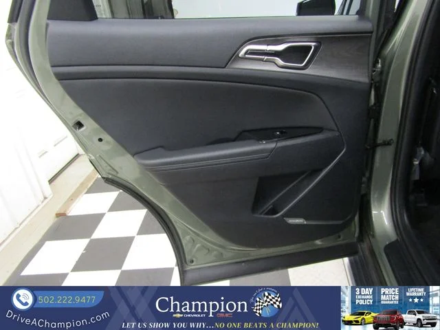 Used 2025 Green Kia X-Pro image 17