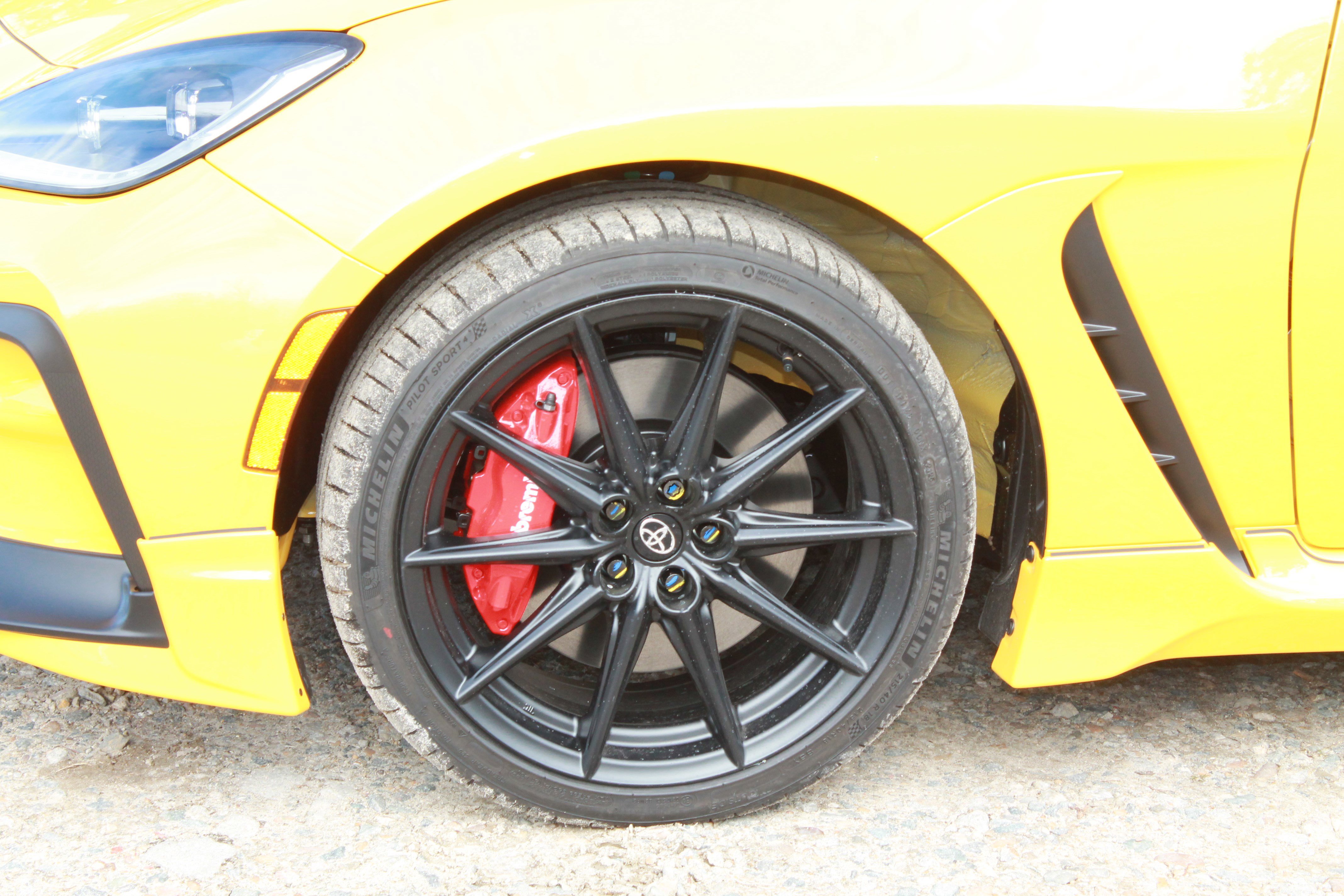 2026 Toyota GR86 Yuzu Edition - Photo 6