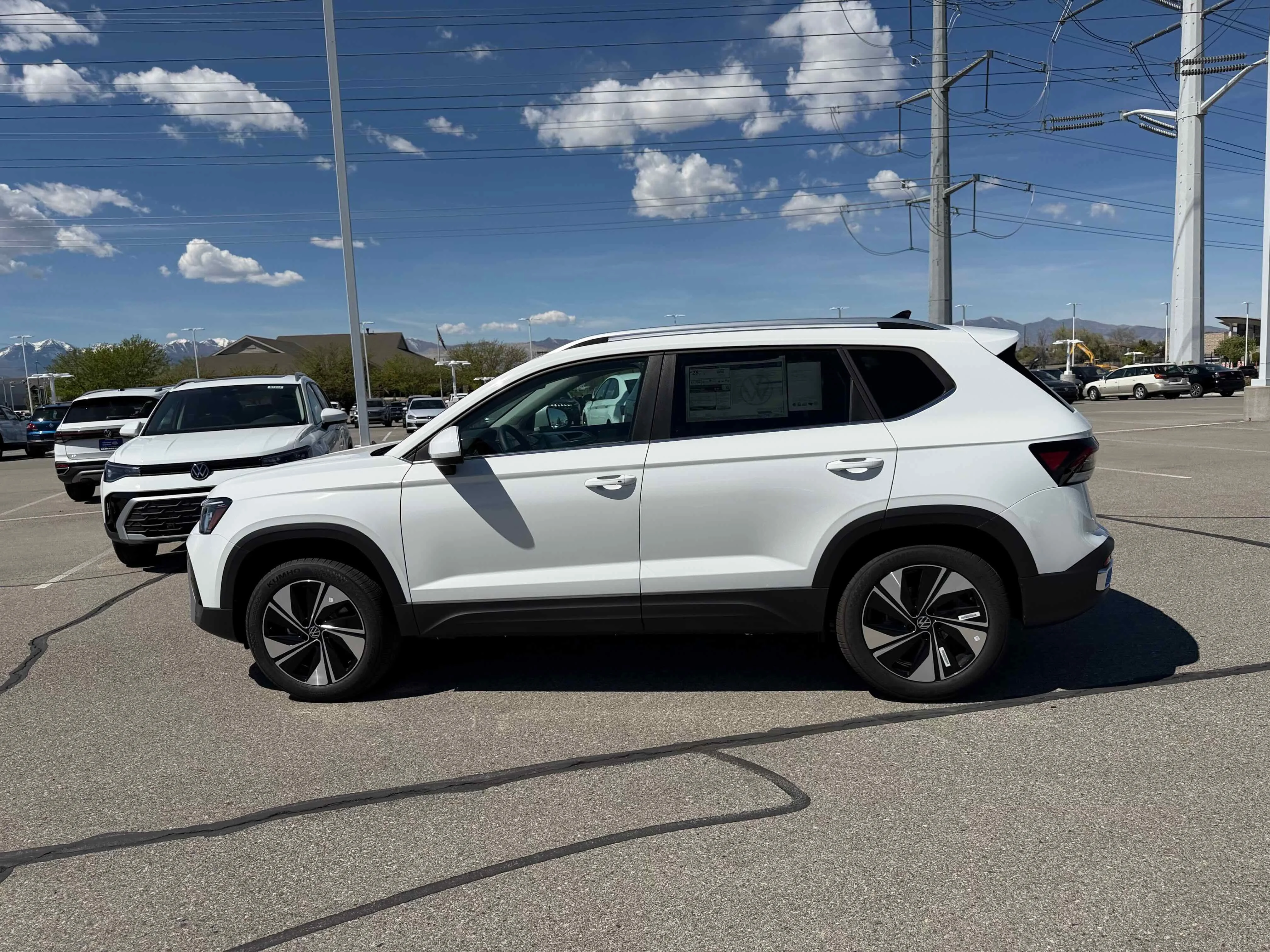 New 2026 Pure White Volkswagen SE image 2