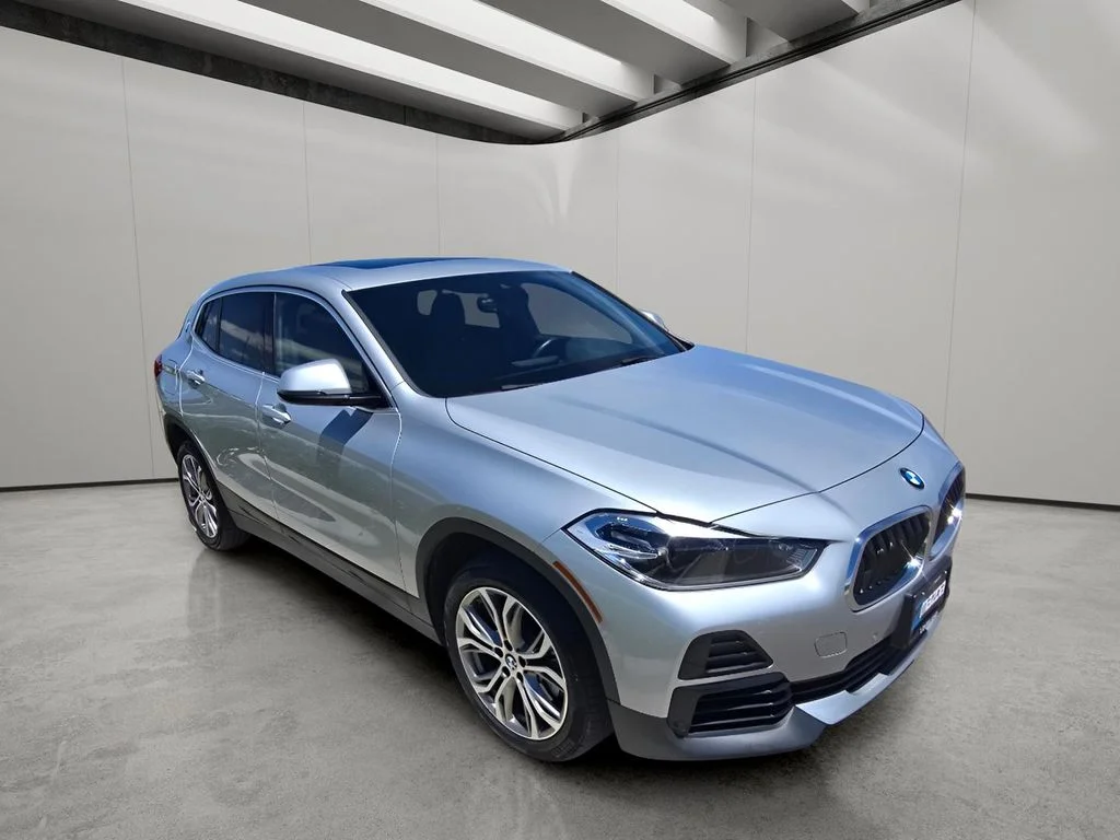 Used 2022 Glacier Silver Metallic BMW xDrive28i image 7