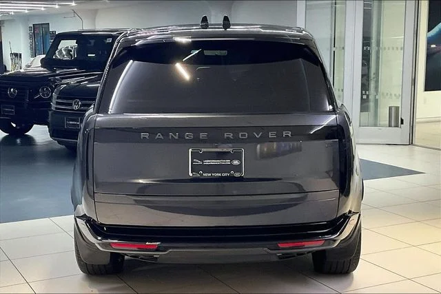 Used 2025 Gray Land Rover SE image 3