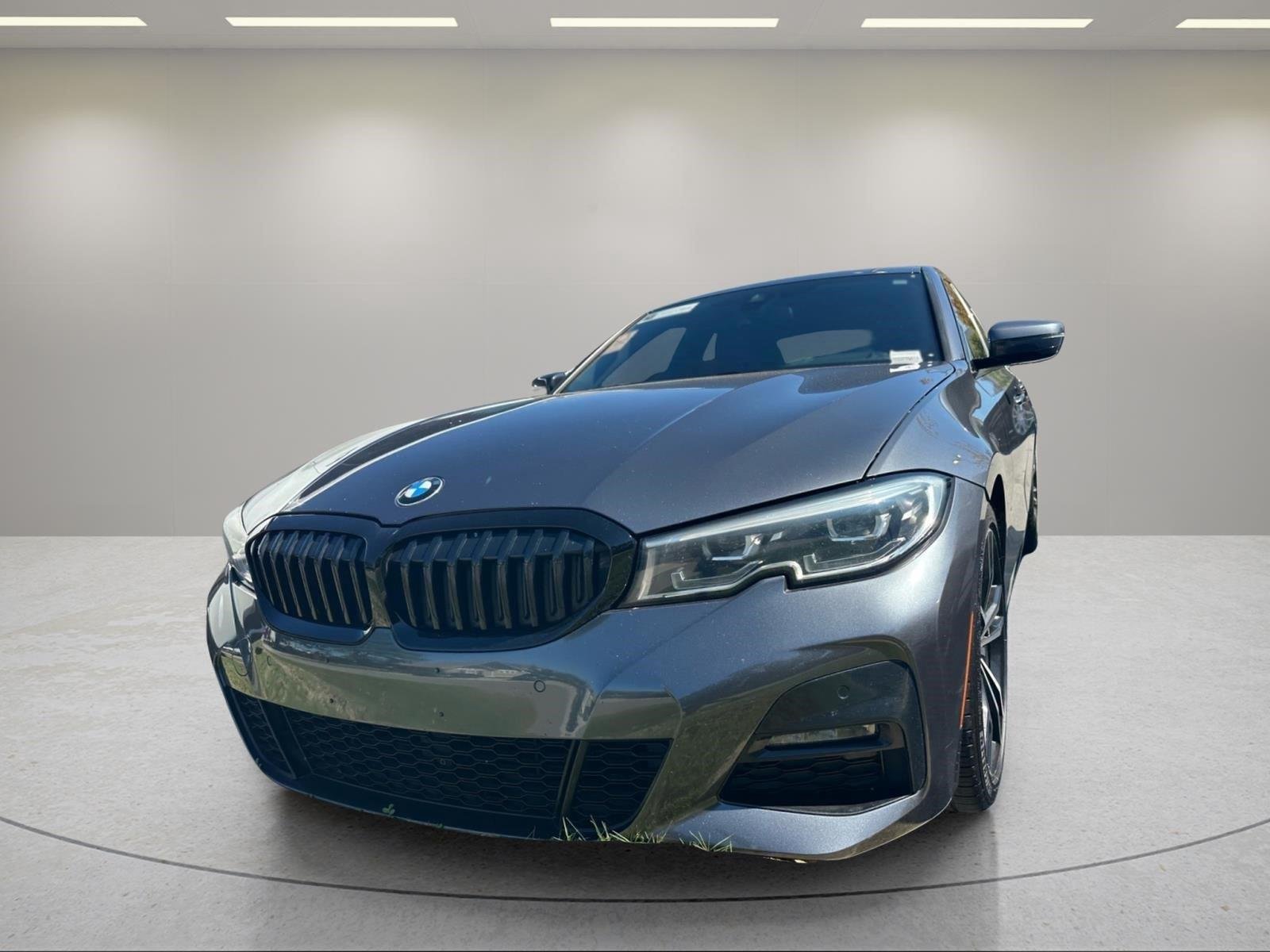 Used 2019 Mineral Gray Metallic BMW 330i xDrive image 5