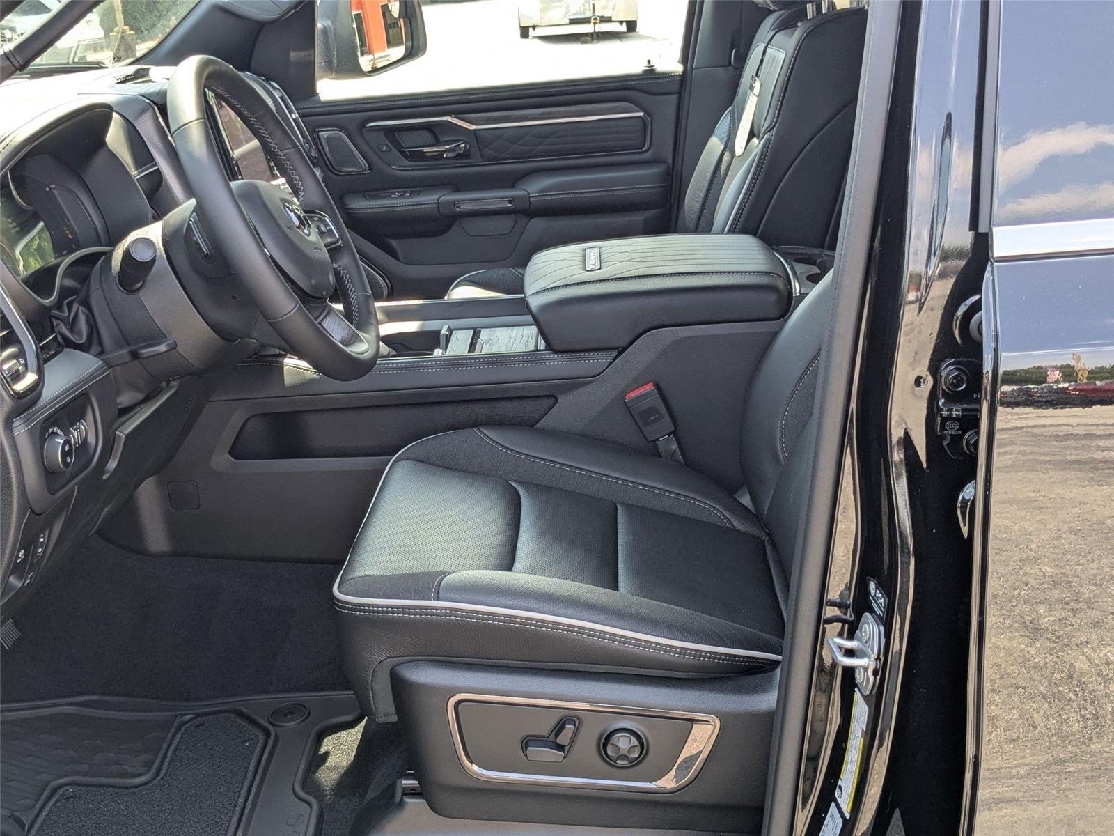 2026 RAM 1500 Limited - Photo 11