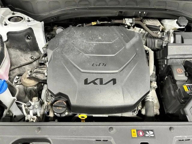 Used 2024 White Kia S image 25