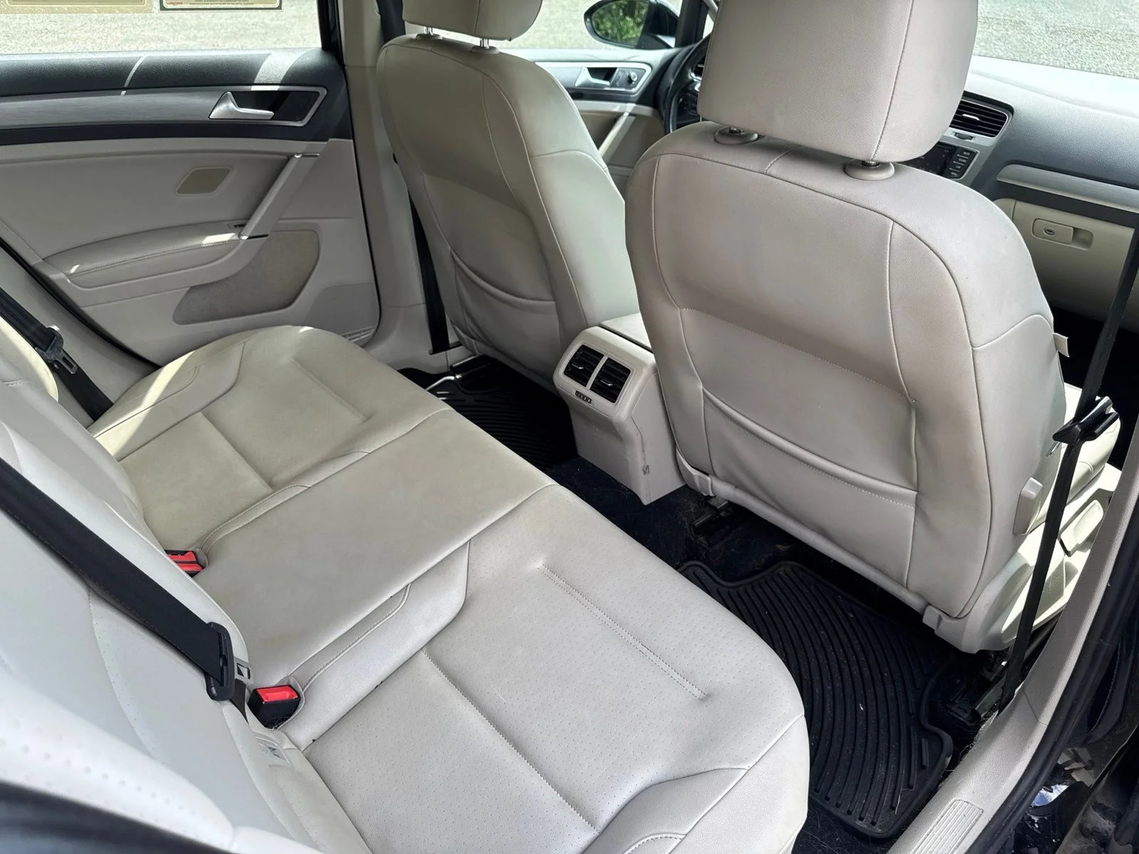 Used 2015 Black Volkswagen TDI SE 4-Door image 26