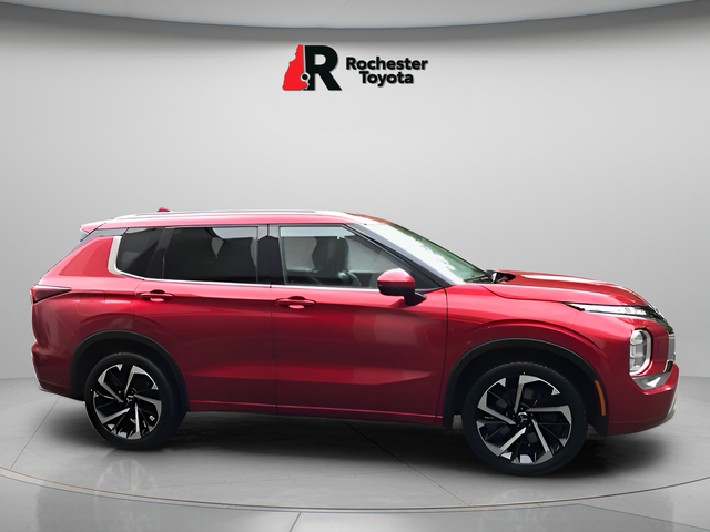 Used 2022 Red Mitsubishi SEL image 8
