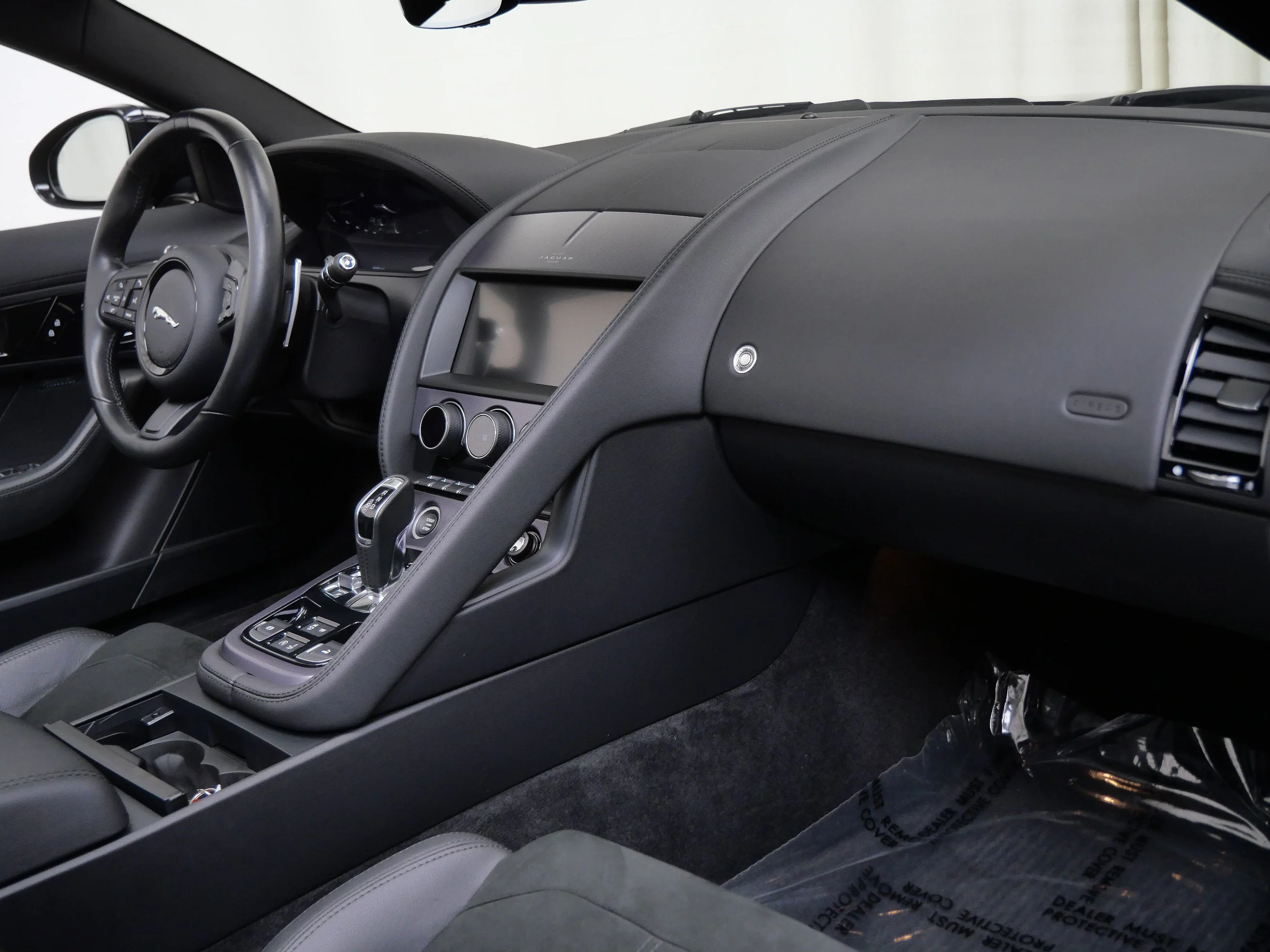 Used 2023  Jaguar P450 image 18