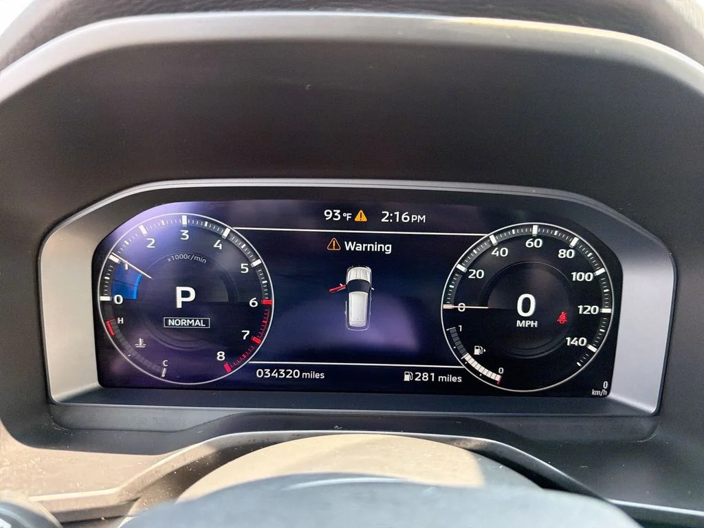 Used 2023  Mitsubishi SE Black Edition image 22