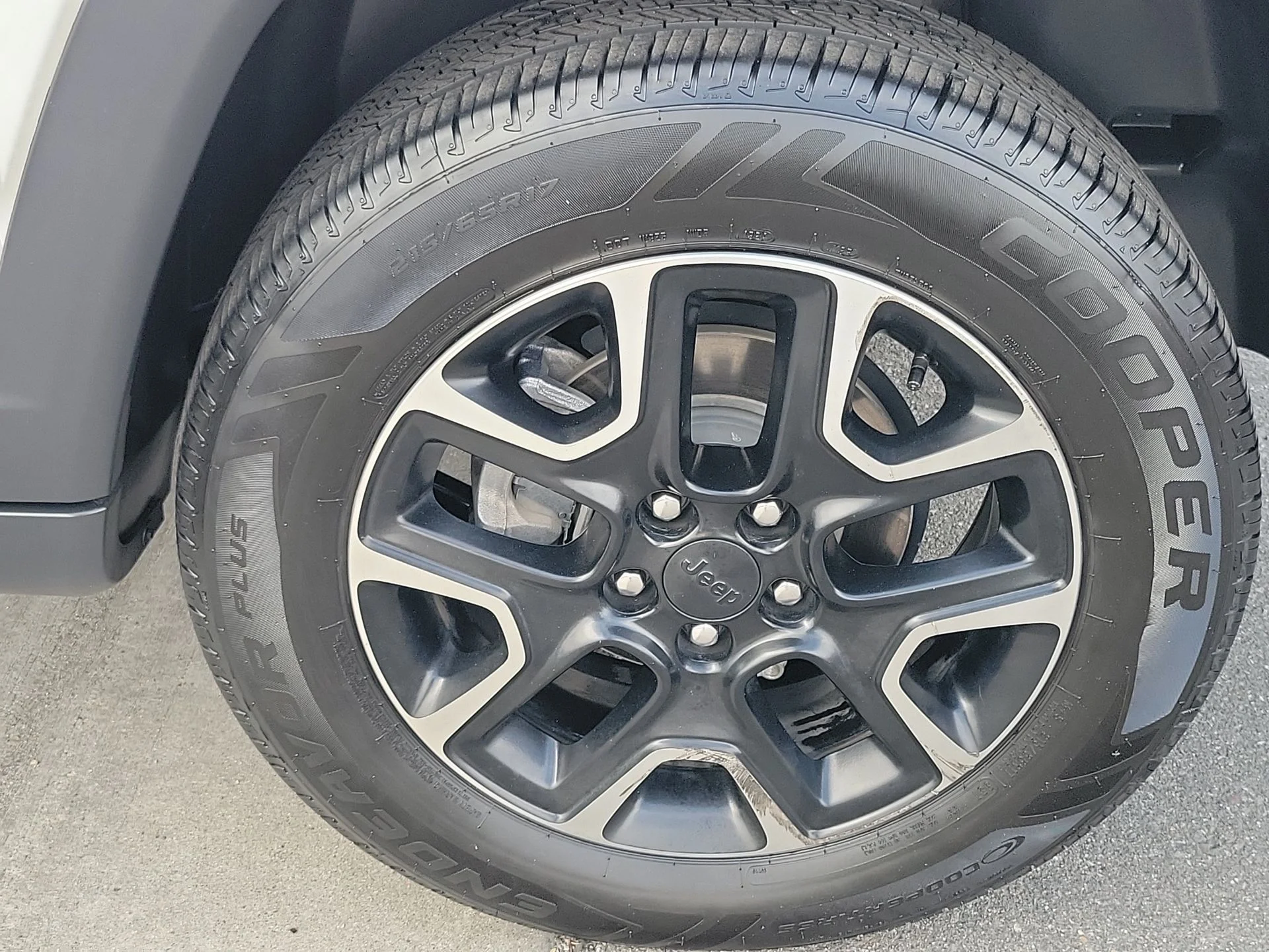 Used 2021 White Jeep Trailhawk image 3