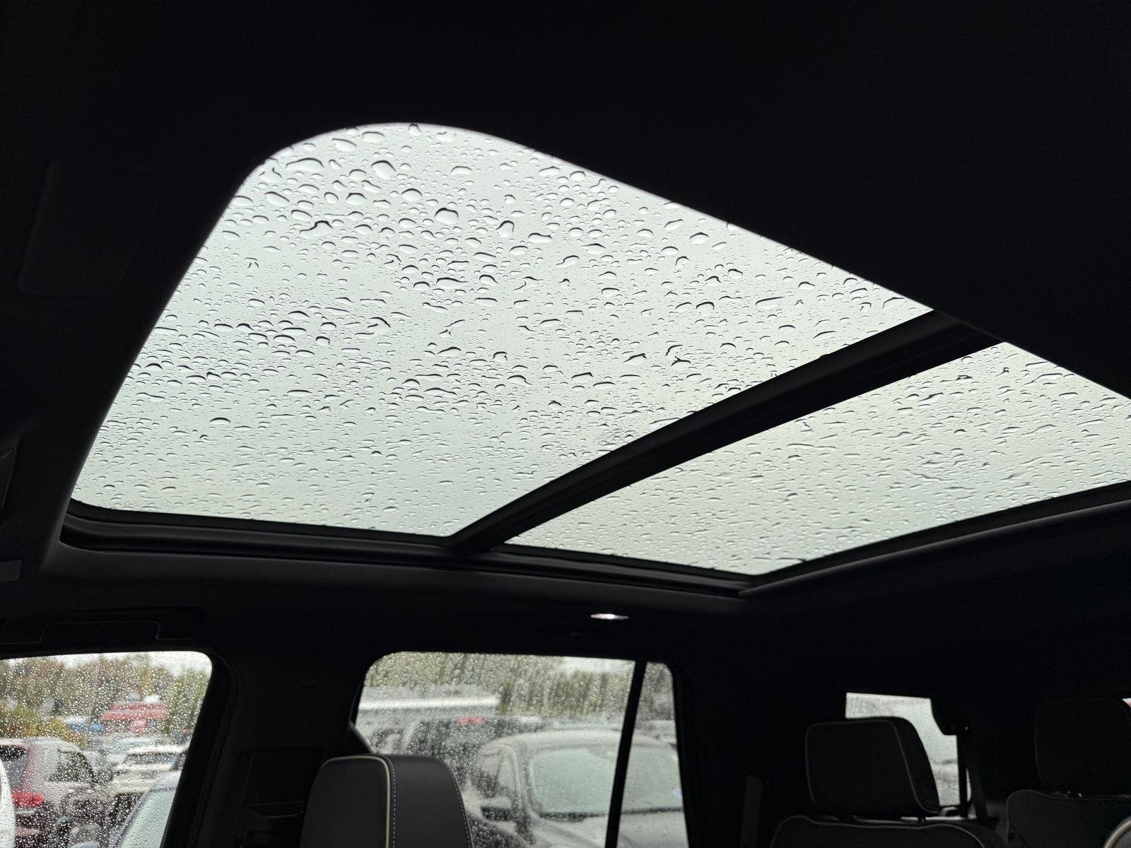 Used 2025 Onyx Black GMC Elevation image 2