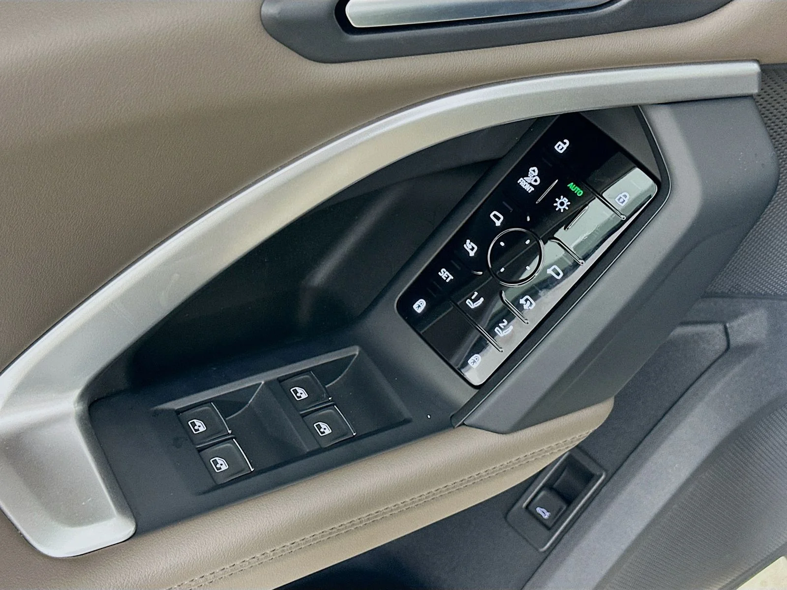 Used 2025  Audi  image 17