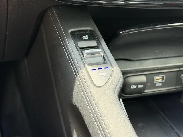 Used 2024 Green Kia EX X-Line image 27
