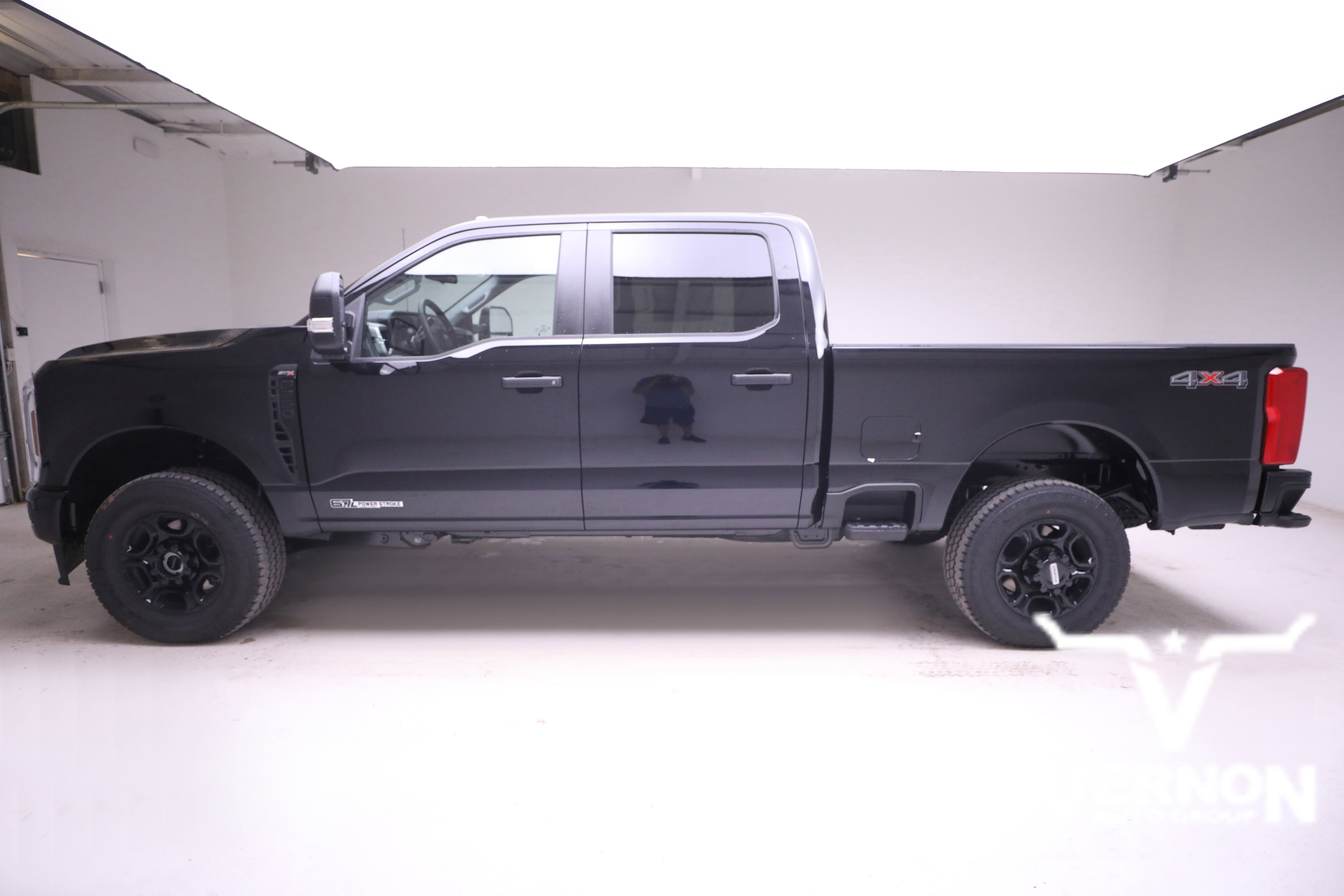 New 2026 Agate Black Metallic Ford  image 2