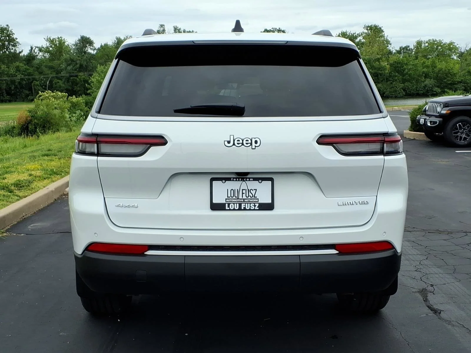 New 2026 Bright White Clear-Coat Exterior Paint Jeep Limited image 20