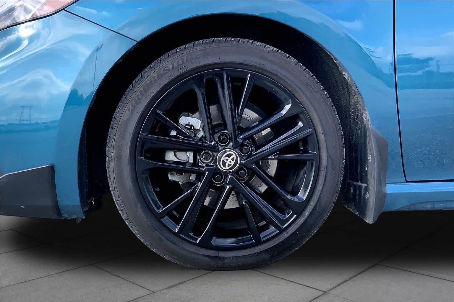 Used 2025 Ocean Gem Toyota SE image 11