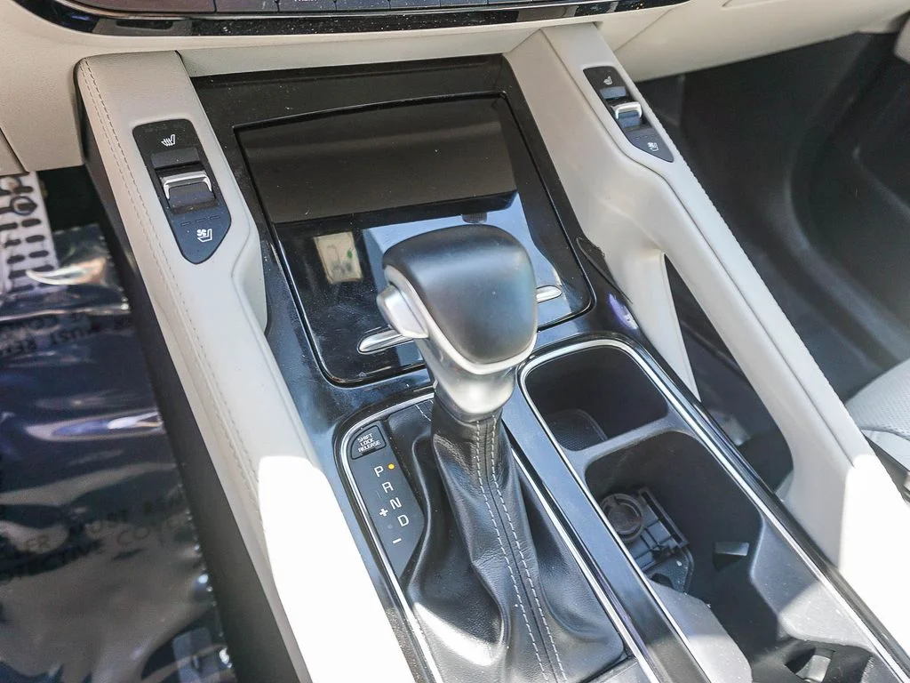 Used 2021 White Kia SX image 22