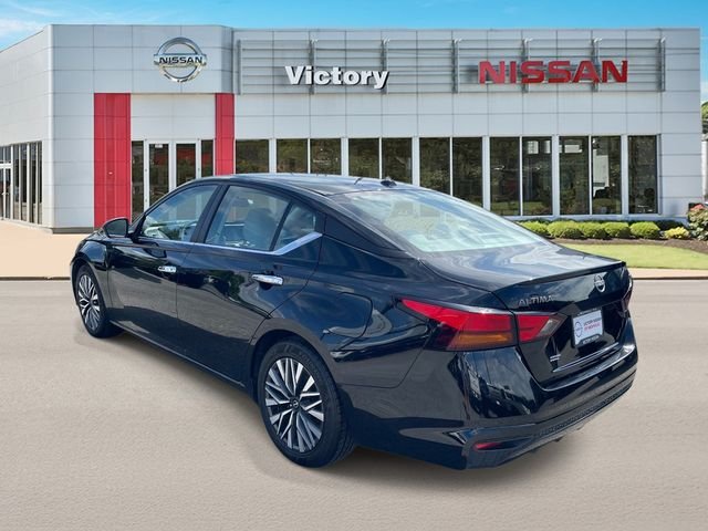 Certified Used 2024 Black Nissan 2.5 SV image 5