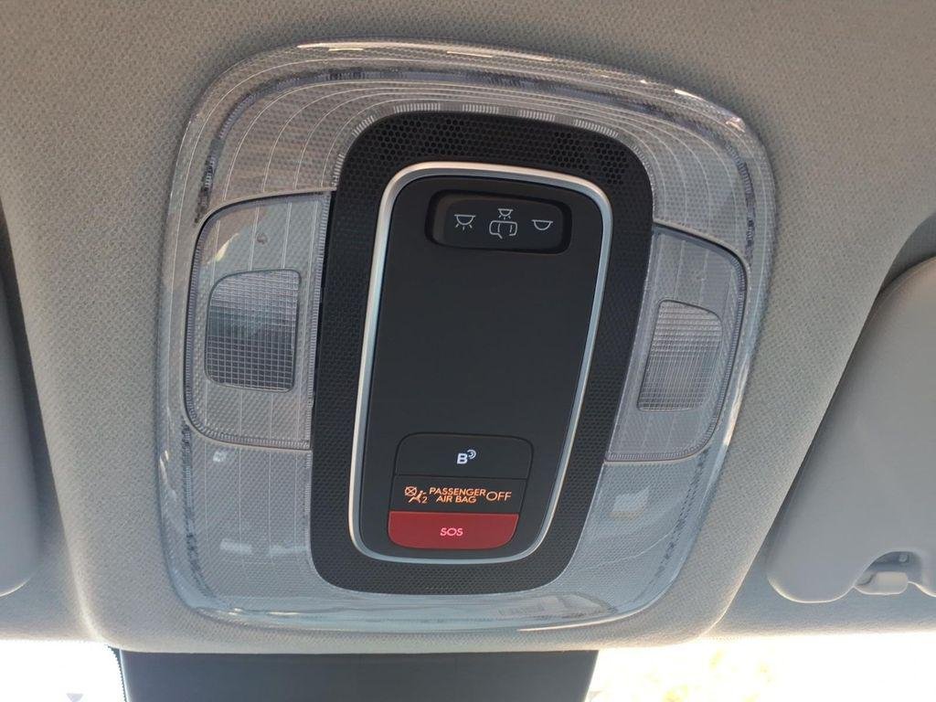New 2027 Gray Hyundai SE FWD image 22
