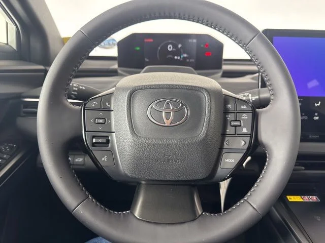 New 2026 Wind Chill Pearl <sup>1</sup> Toyota  SE image 19